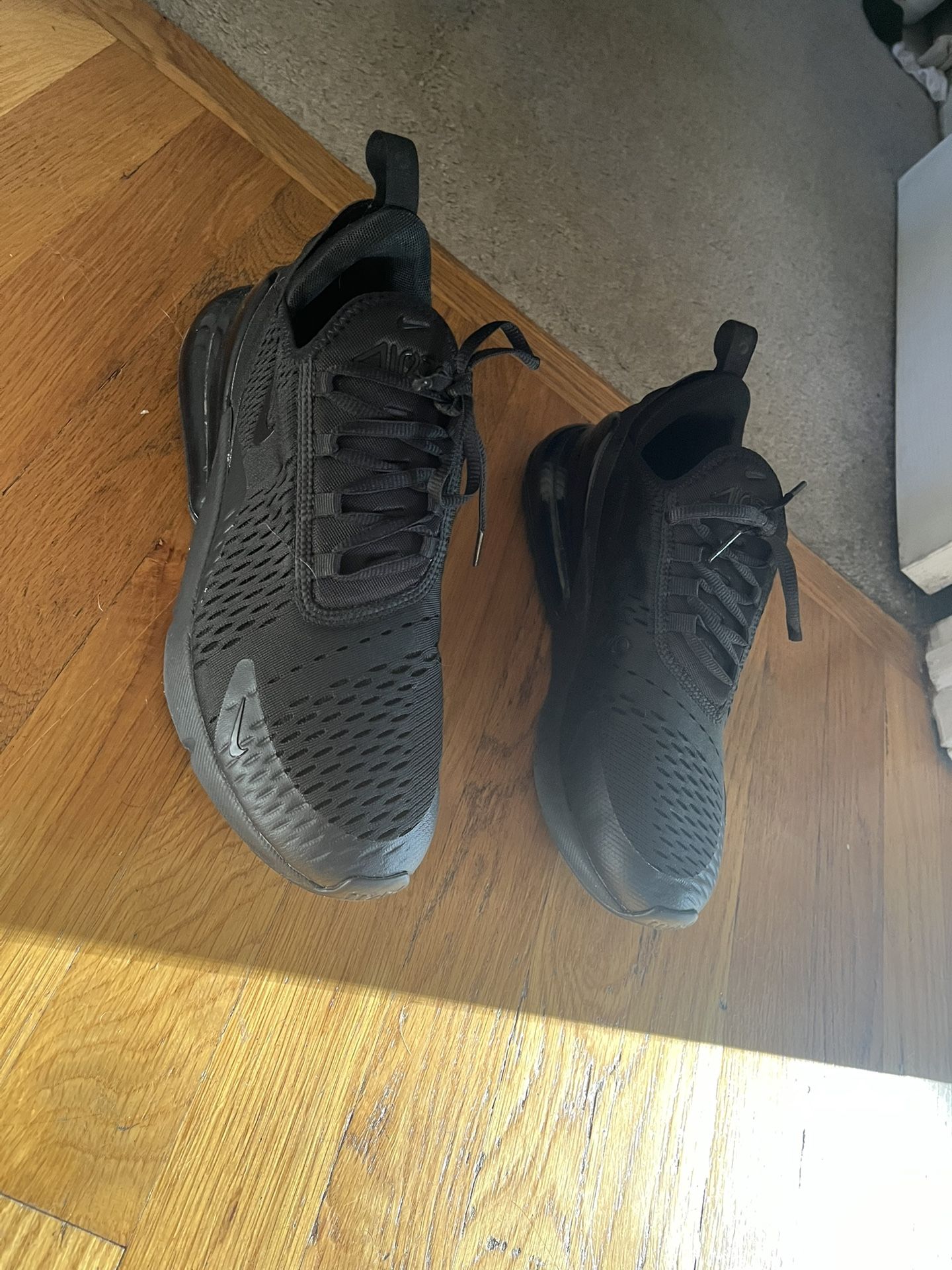 Nike Air Max 270 Size 9