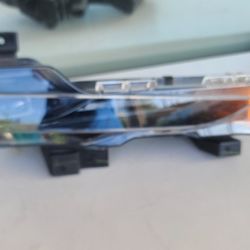 2017 - 2023 TESLA 3 MODEL RIGHT TURN SIGNAL PASSENGER SIDE GENUINE USED OEM. XX3