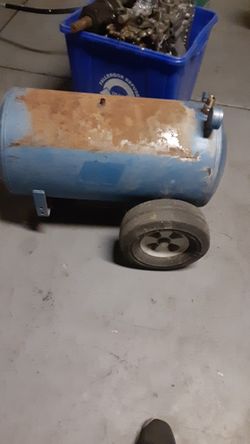 Little air compressor tank