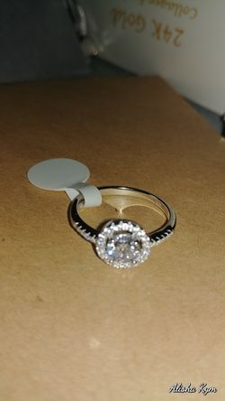 Sterling silver Stamped S925 1.5 CTW Halo Cut Simulated Diamond Ring Size 5