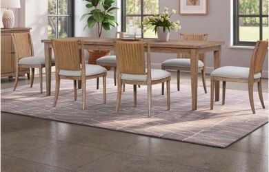 Dinng table and chairs 💫💫