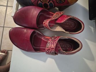 Womans size 8 -9 genuine leather dress shoe's