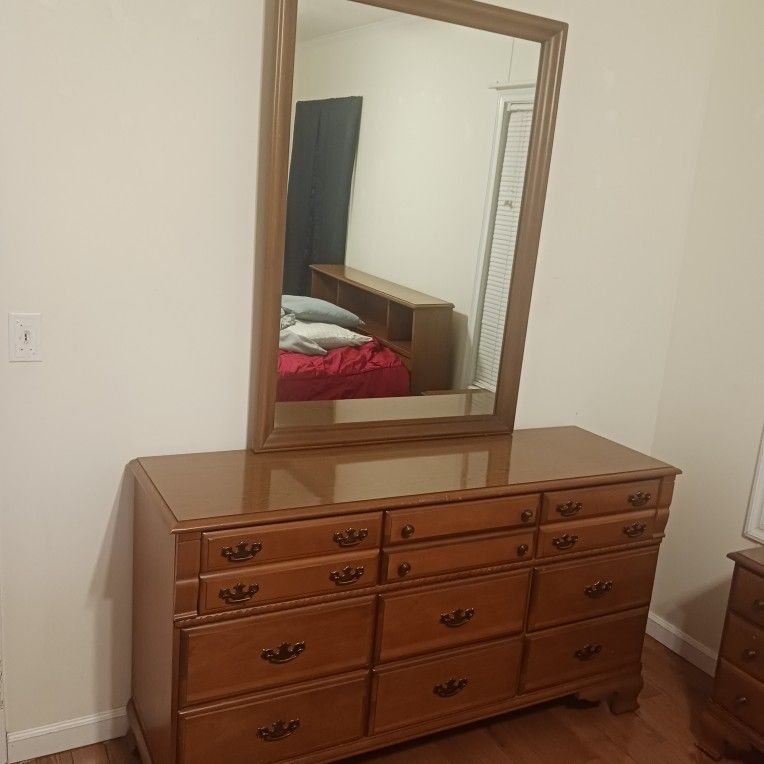 Bassett Bedroom Suit