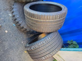 285 30 20 (2) high tread used tires CASH AND CARRY KING TIRE 1 1525 WILLIAM ST