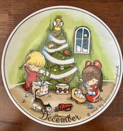 Vintage Decoration Plate Christmas 1996 by Joan Walsh Anglund