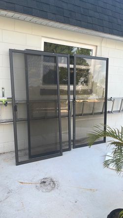 Patio doors with screen