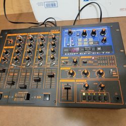 Roland Dj 2000