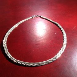 FIVE STRAND 16 INCH HERRINGBONE CHOKER NECKLACE /WORKING CLASP ****