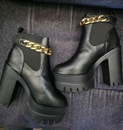 Fall/winter fashion boots