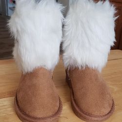 Boots W/ Fur Size 5 Little Toddlers (BRAND NEW)