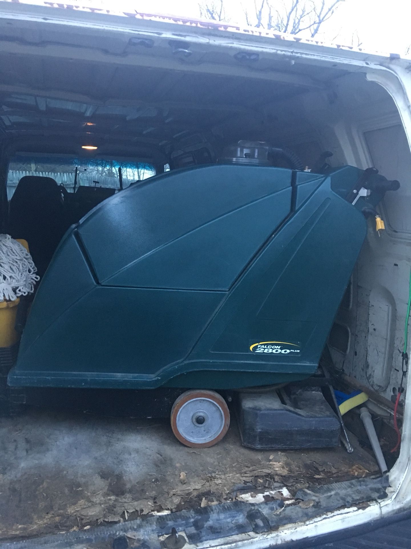 Falcon 2800 carpet/ floor scrubber cleaner