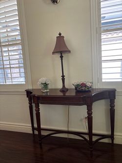 Traditional Wooden Console Table & Bronze Buffet Lamp