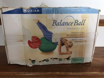 Exercise ball with air pump