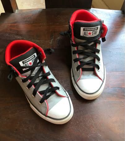 Boys Size 2 Hightop Converse