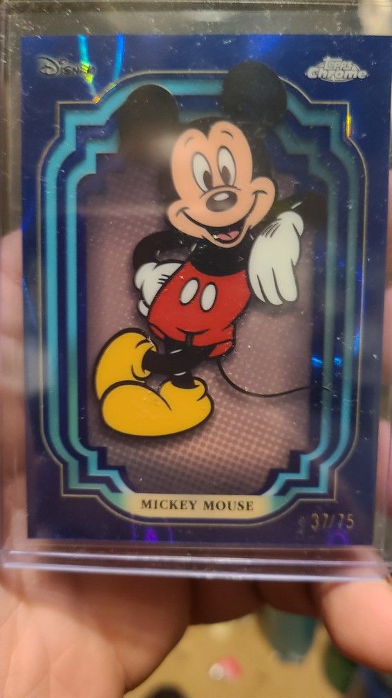 2024 Topps Trading Cards Chrome Disney Mickey Mouse Blue Chrome Holo 37/75 Mint