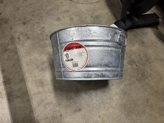9 Gallon Galvanized Steel Bin
