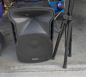 Edison Bluetooth speaker with stand