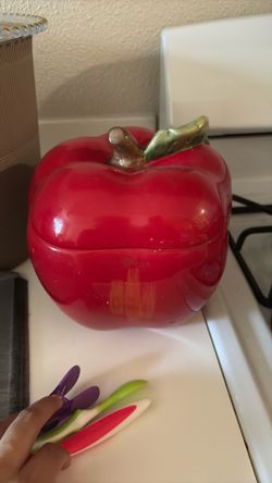 red apple cookie jar 5$
