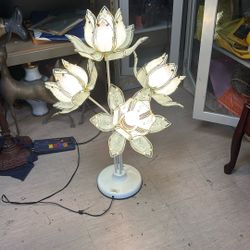Vintage lotus table lamp- Hollywood regency glass 