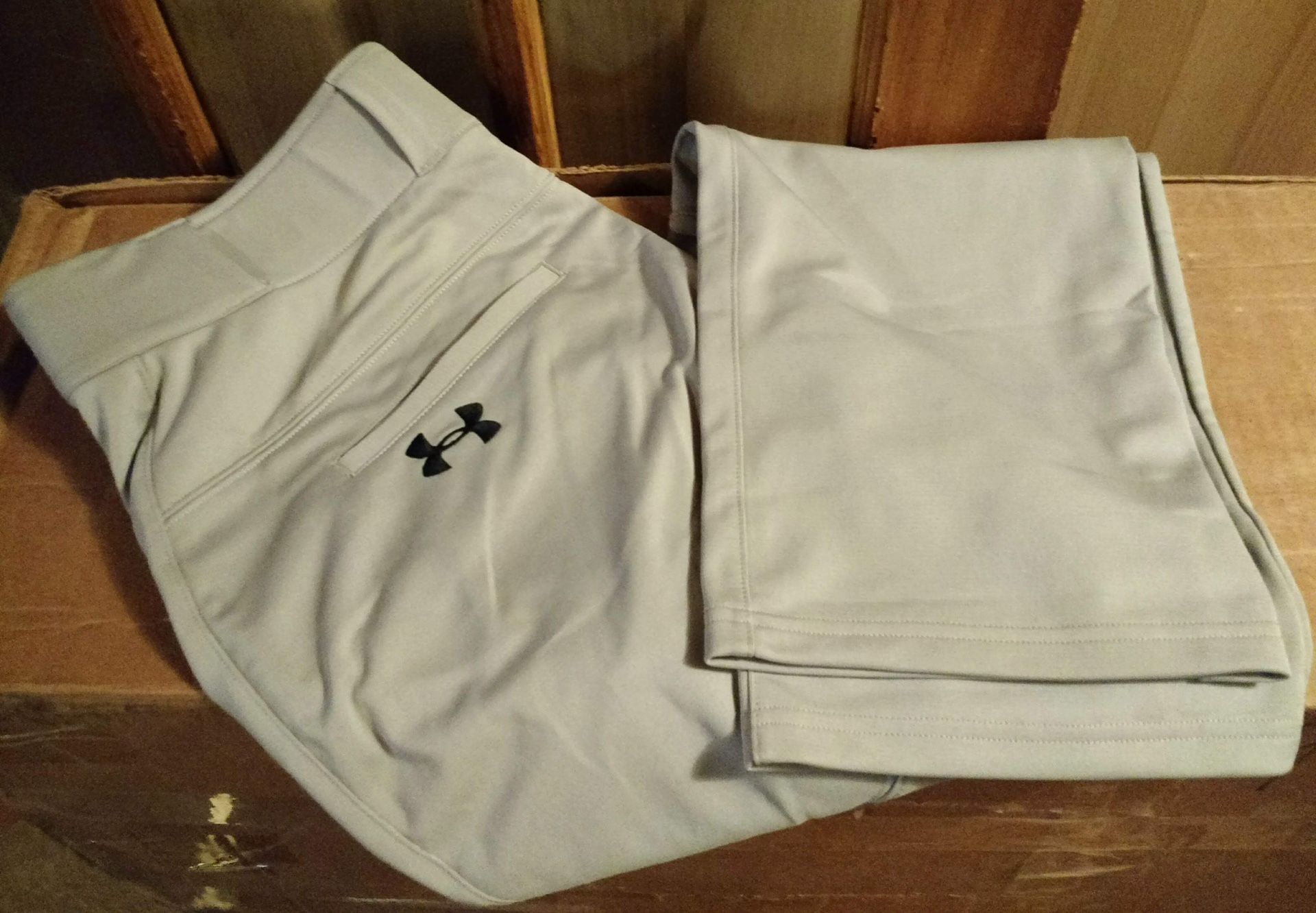 UNDER ARMOUR Men's Baseball Pants (Medium or Large)