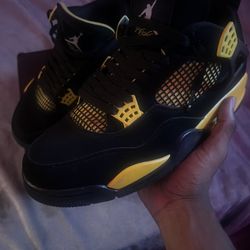 Jordan 4 Yellow Thunder 