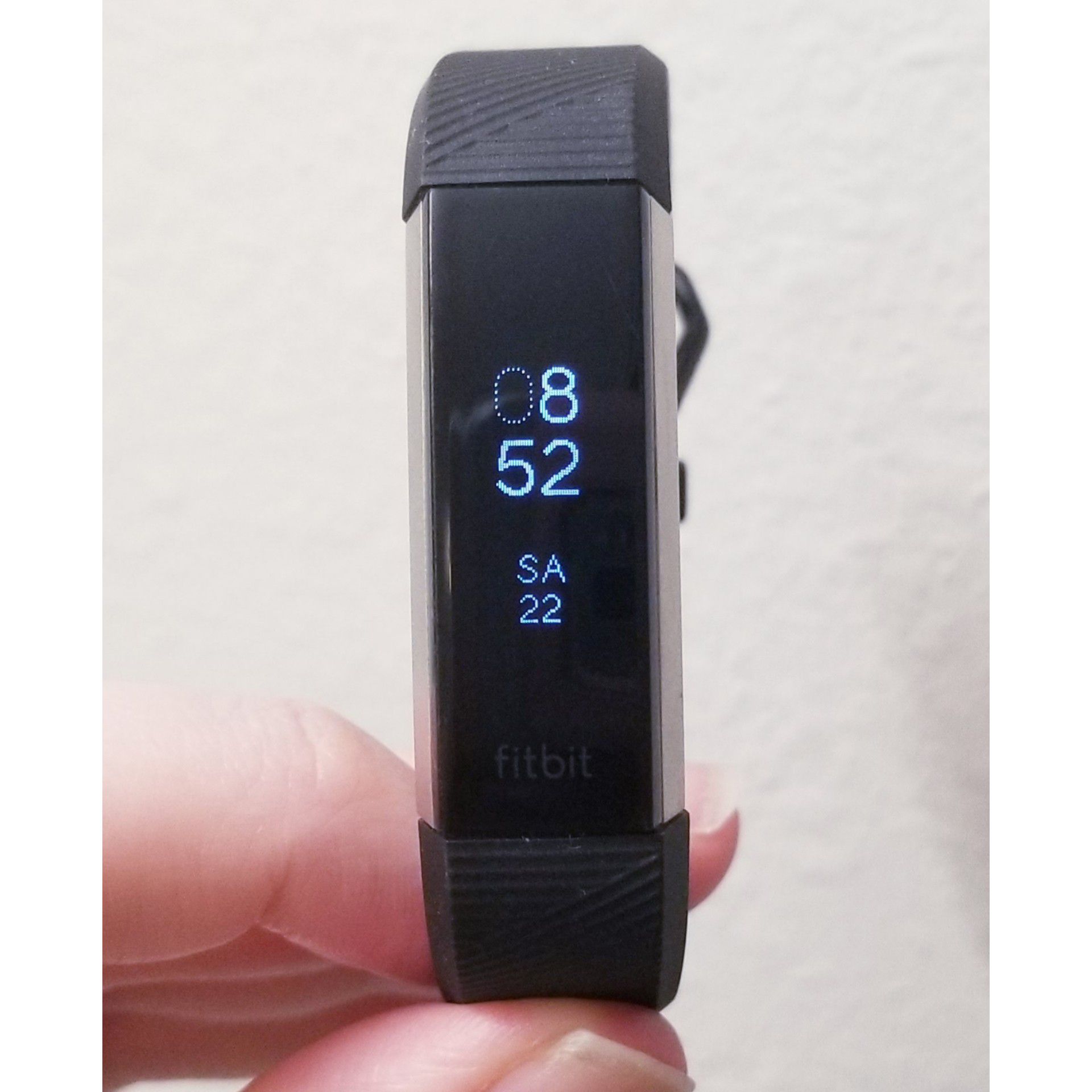 Gently Used Fitbit Alta HR + 3 Brand New Wristbands