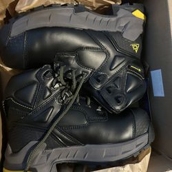 Brand New Size 7 Women Wide Steel Toe Boots 