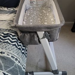 Simmons Kids By The Bed City Sleeper Bassinet