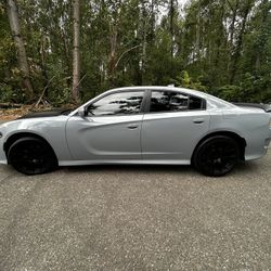 Dodge Charger R/T Sedan Hemi V8 Displacement VVT