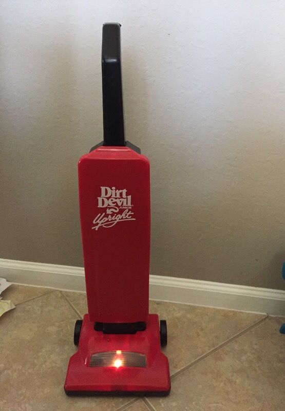 Dirt devil junior upright toy vacuum