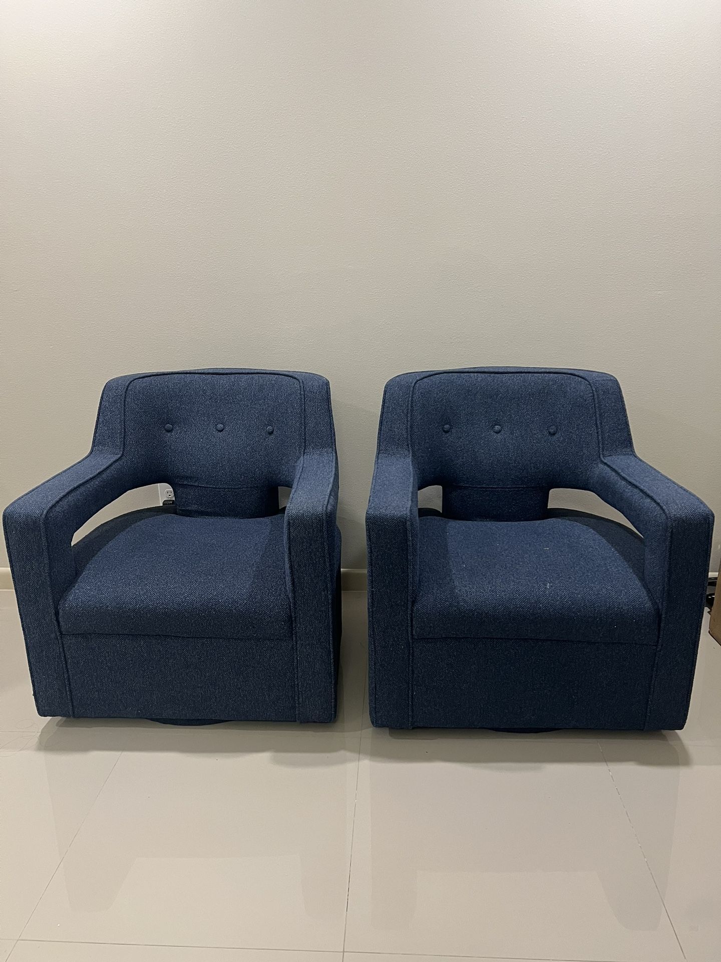 Tahari Home Swivel Chairs for Sale in Pharr, TX OfferUp
