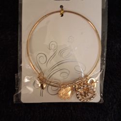 Chloe Jewelry Accessory/ Braclet/ Gold/ Regular 