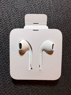 Old Style Corded Apple EarPods in Original Packaging