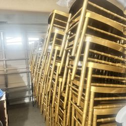 100 piece set of chairs