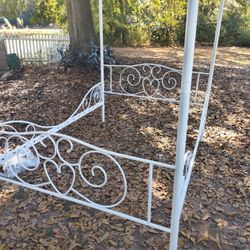 Queen Size Canopy Bed Frame