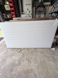 FREE: Large Foam Packing, Large Pallet