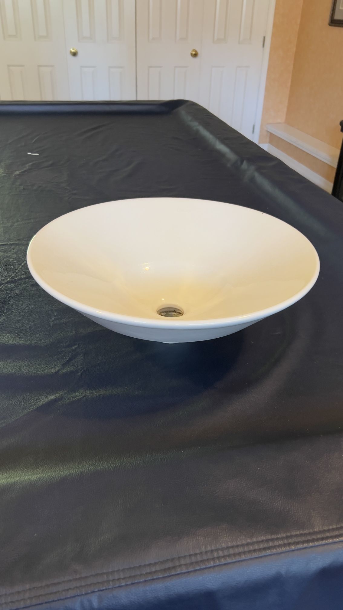 White Round Small Sink