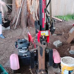 Yard Machines 25 Ton, Horizontal/Vertical Log Splitter.