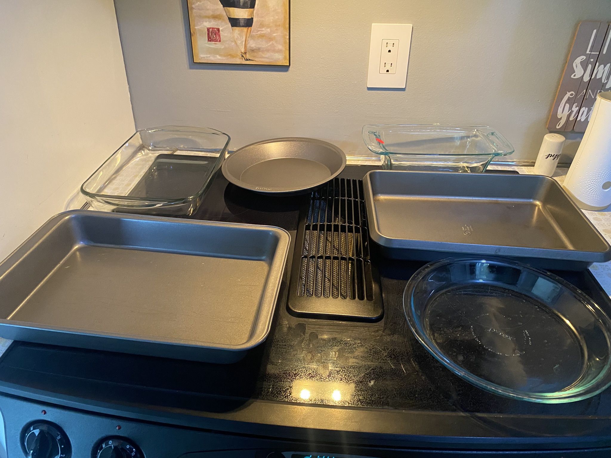 Kitchen Bakeware/cups & glasses