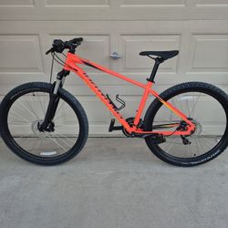 SPECIALIZED PITCH MOUNTAIN BIKE (MEDIUM FRAME)