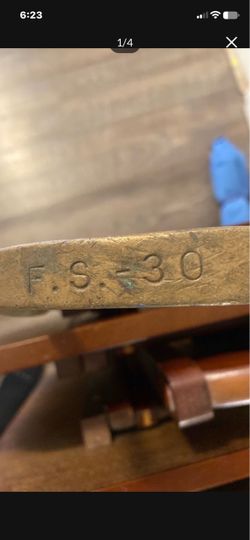 Vintage Brass Acushnet Bullseye F.S.-30 right hand golf putter  35”