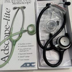 Like new stethoscope with replacement pieces in box