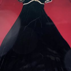 Ladies Ling Black Velvet Dress With Pearl Detail (sleeve Needs Repair)