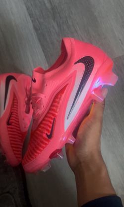 Pink Phantoms 1:1 Cleats Size: 4