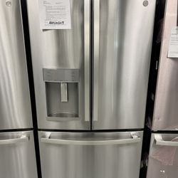 GE 27.7-cu ft French boor Refrigerator with Ice Maker ENERGY STAR