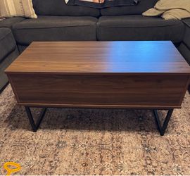 Lift top coffee table