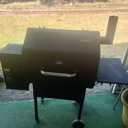 GMG Danielle Boone Pellet Grill W/wifi