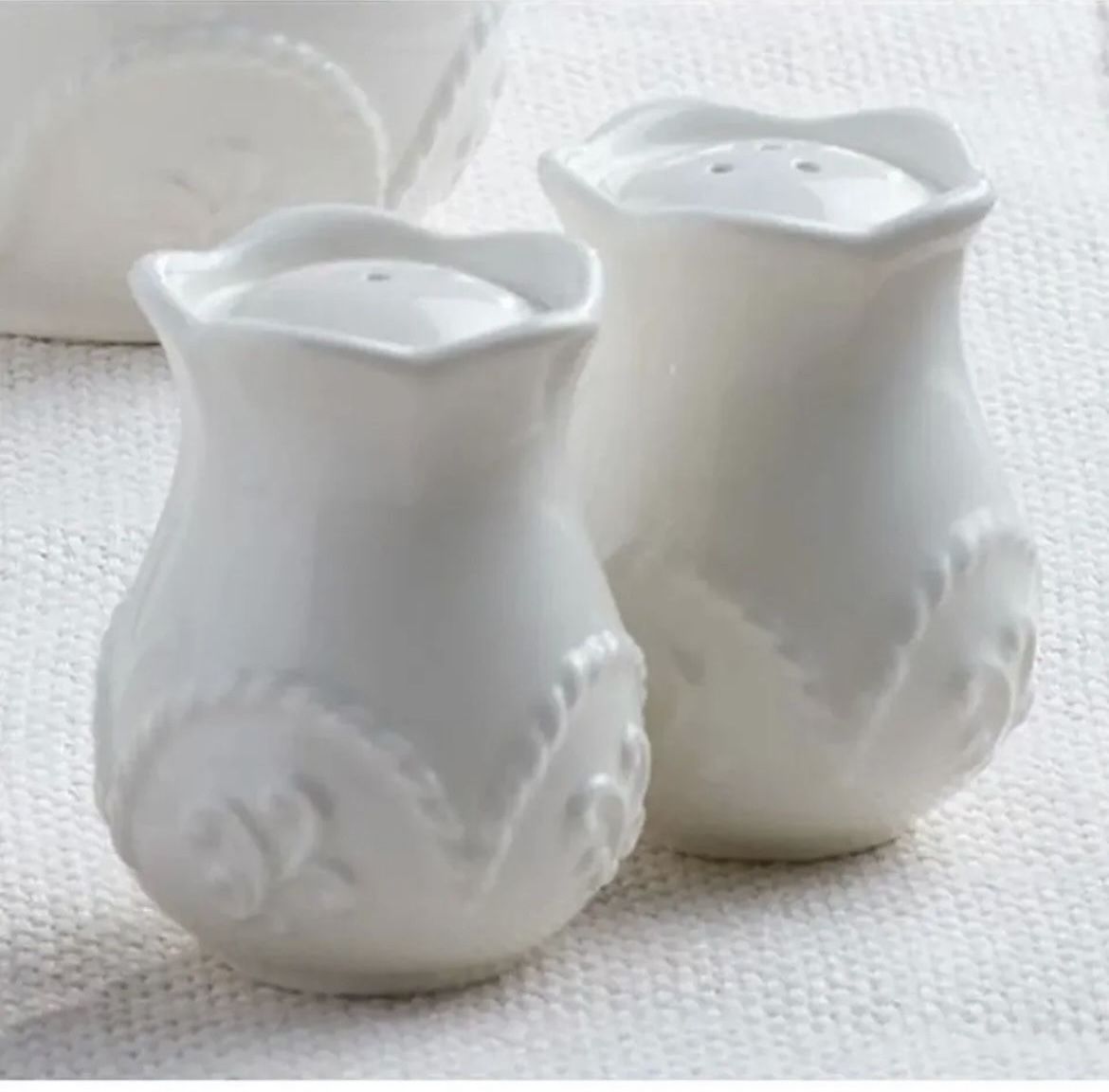 Princess House Marbella Salt & Pepper Shakers 1718 / Salero Y Pimentero