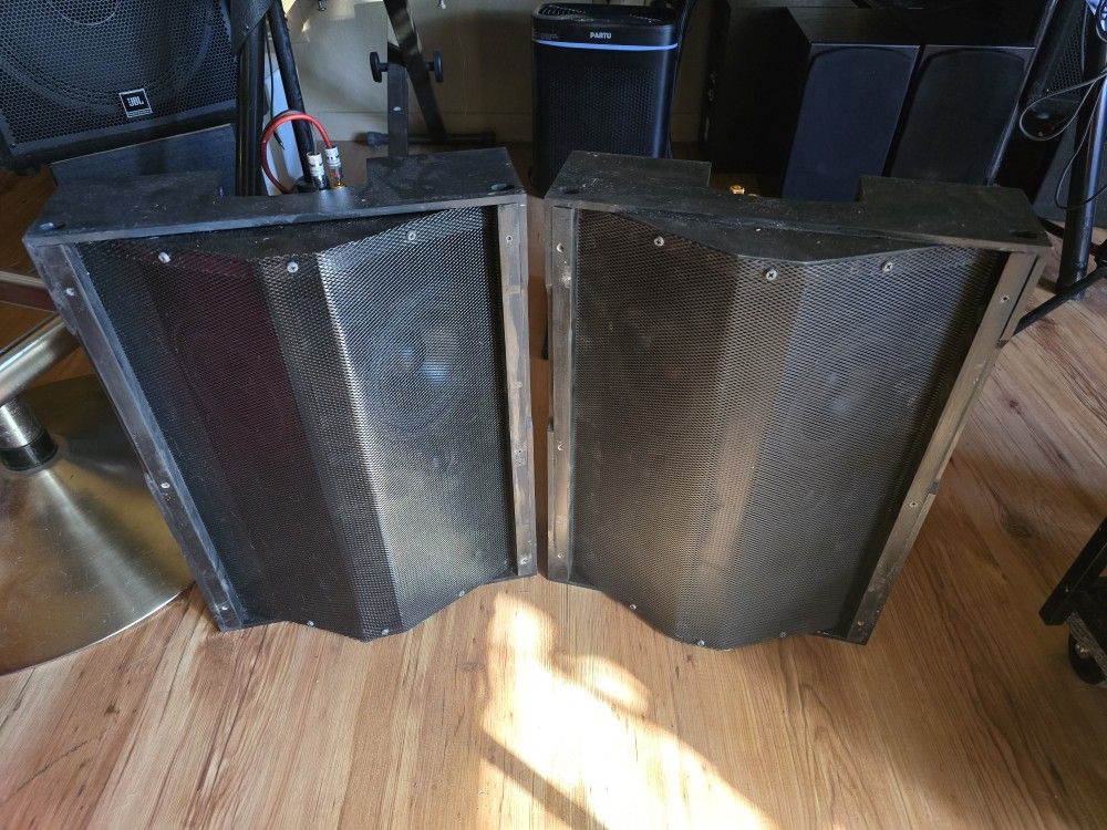 Triad Inroom Gold Surround Speakers 