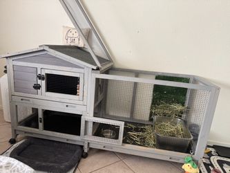 Rabbit Hutch 33.5in AIVITUVIN Brand Indoor/Outdoor w/ wheels - Gray